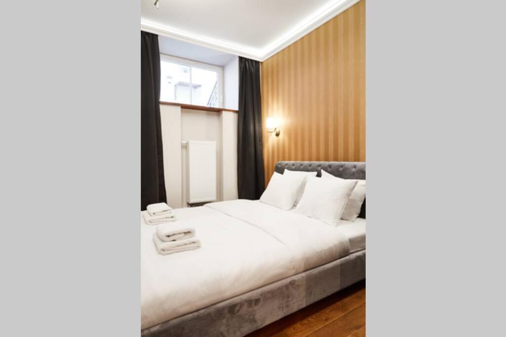 Househost Ii: Studencka Street Apartment Krakau